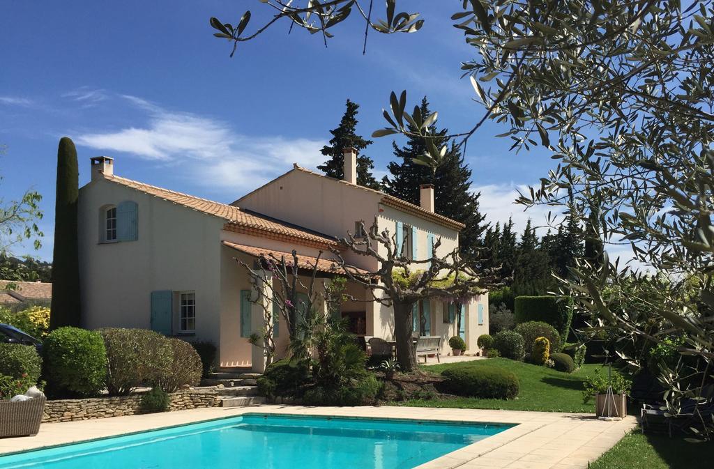 Le Mas Des Lauriers Bed and Breakfast Paradou Esterno foto