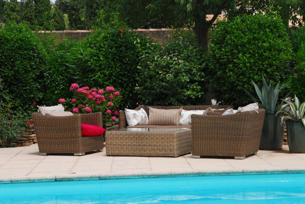 Le Mas Des Lauriers Bed and Breakfast Paradou Esterno foto