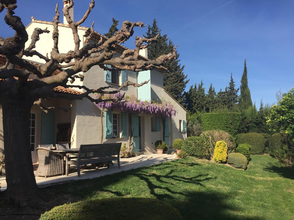 Le Mas Des Lauriers Bed and Breakfast Paradou Esterno foto