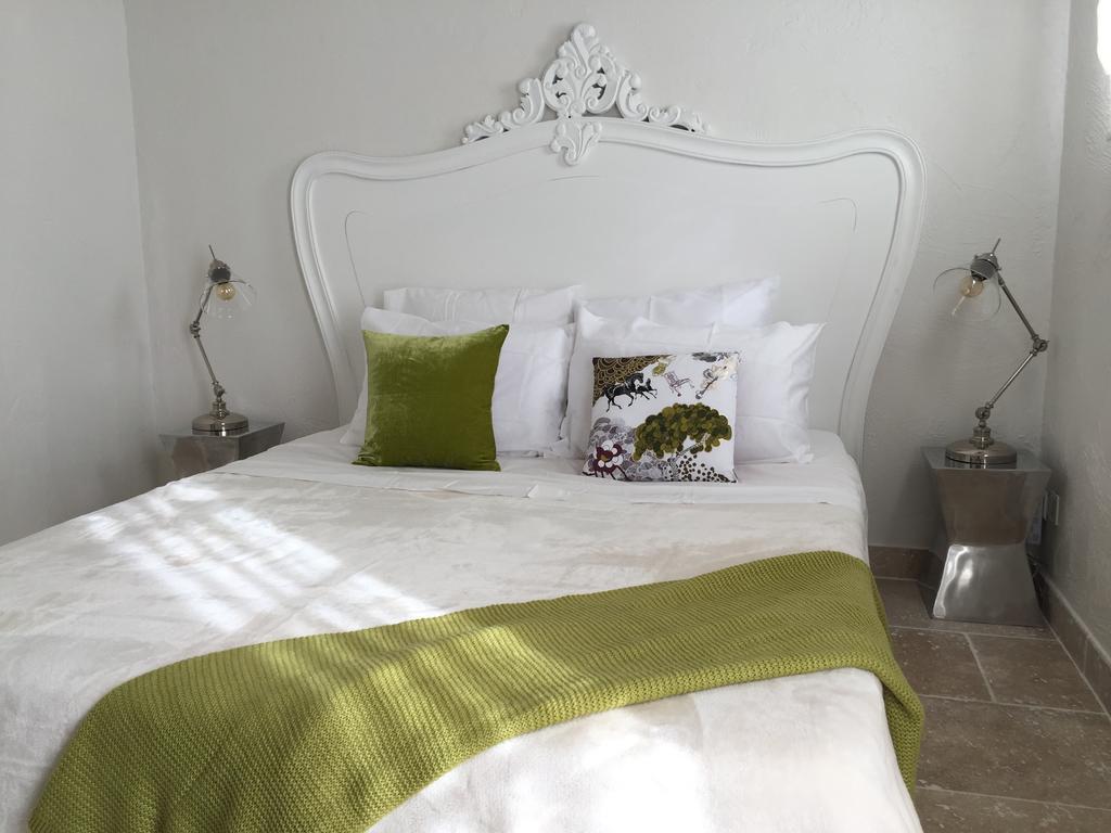 Le Mas Des Lauriers Bed and Breakfast Paradou Camera foto