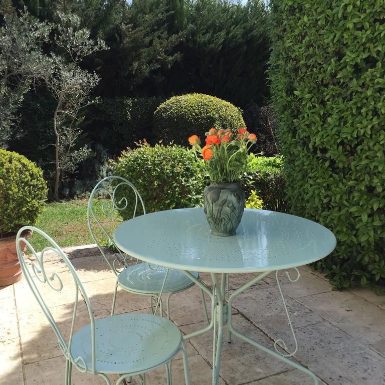 Le Mas Des Lauriers Bed and Breakfast Paradou Camera foto