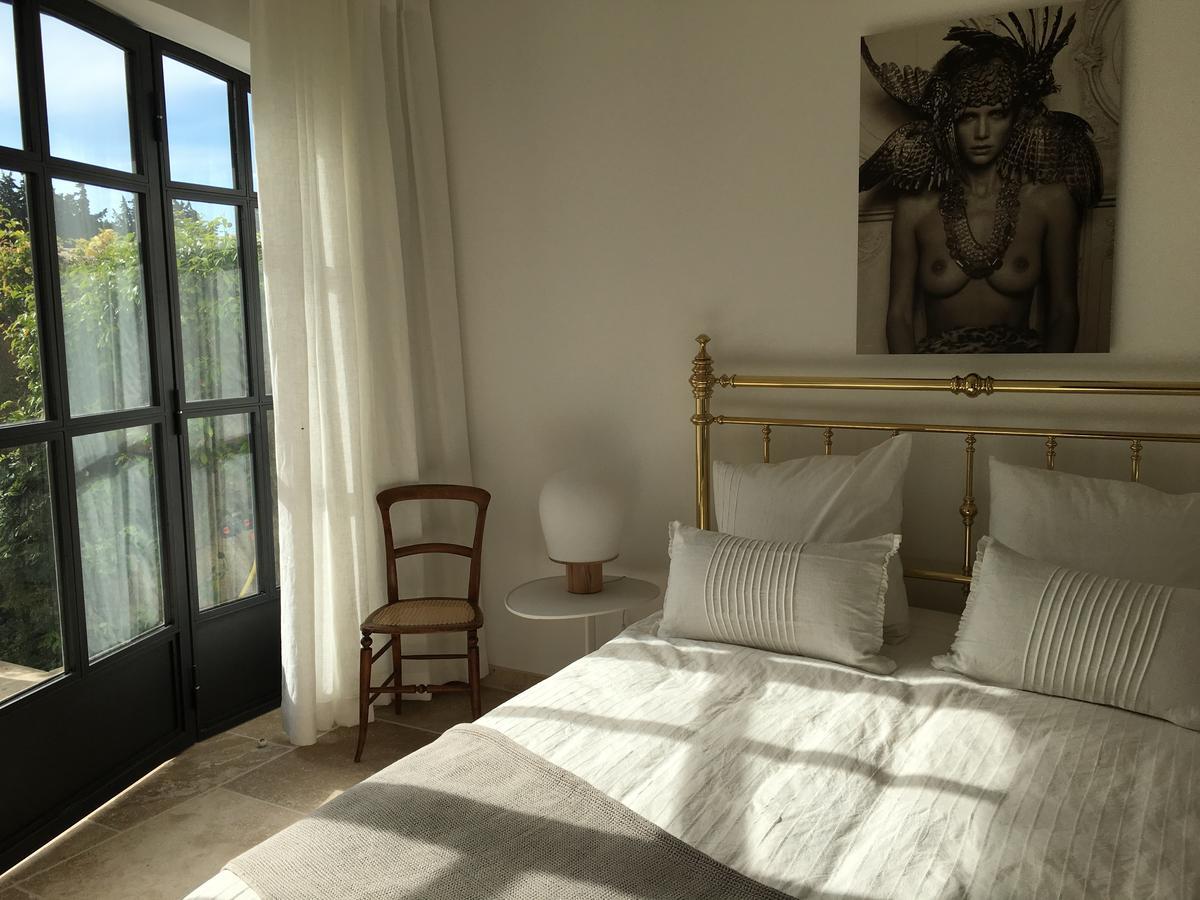 Le Mas Des Lauriers Bed and Breakfast Paradou Esterno foto