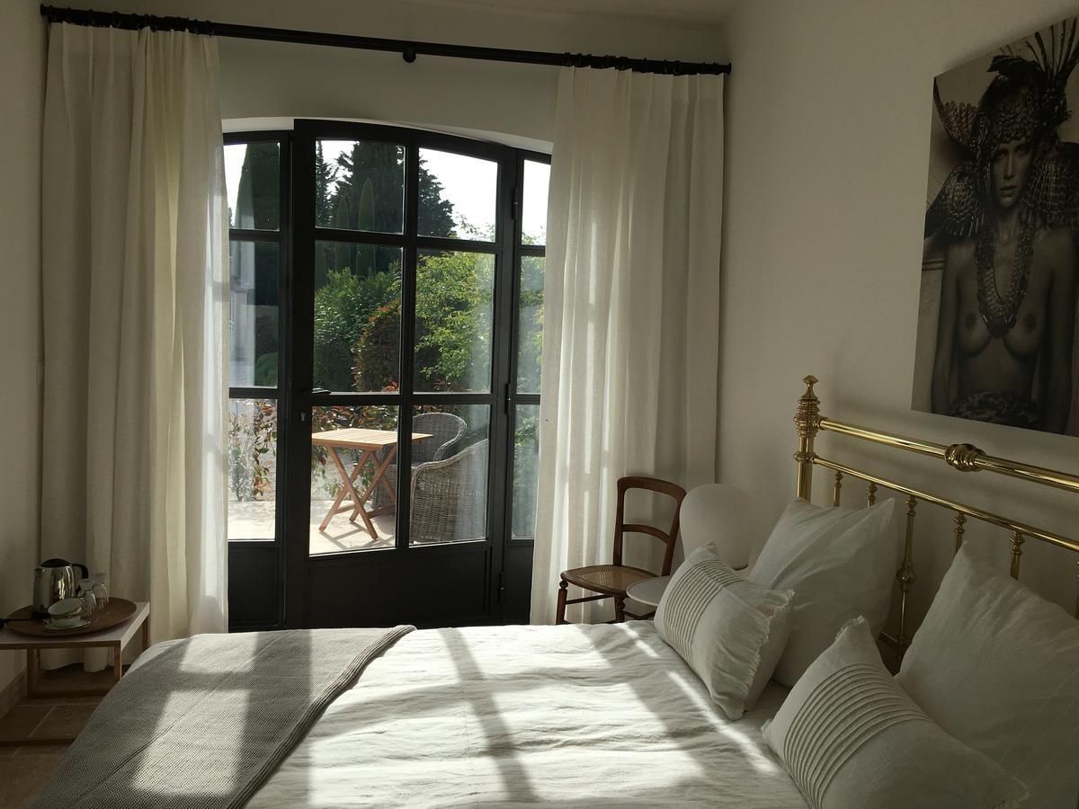 Le Mas Des Lauriers Bed and Breakfast Paradou Esterno foto