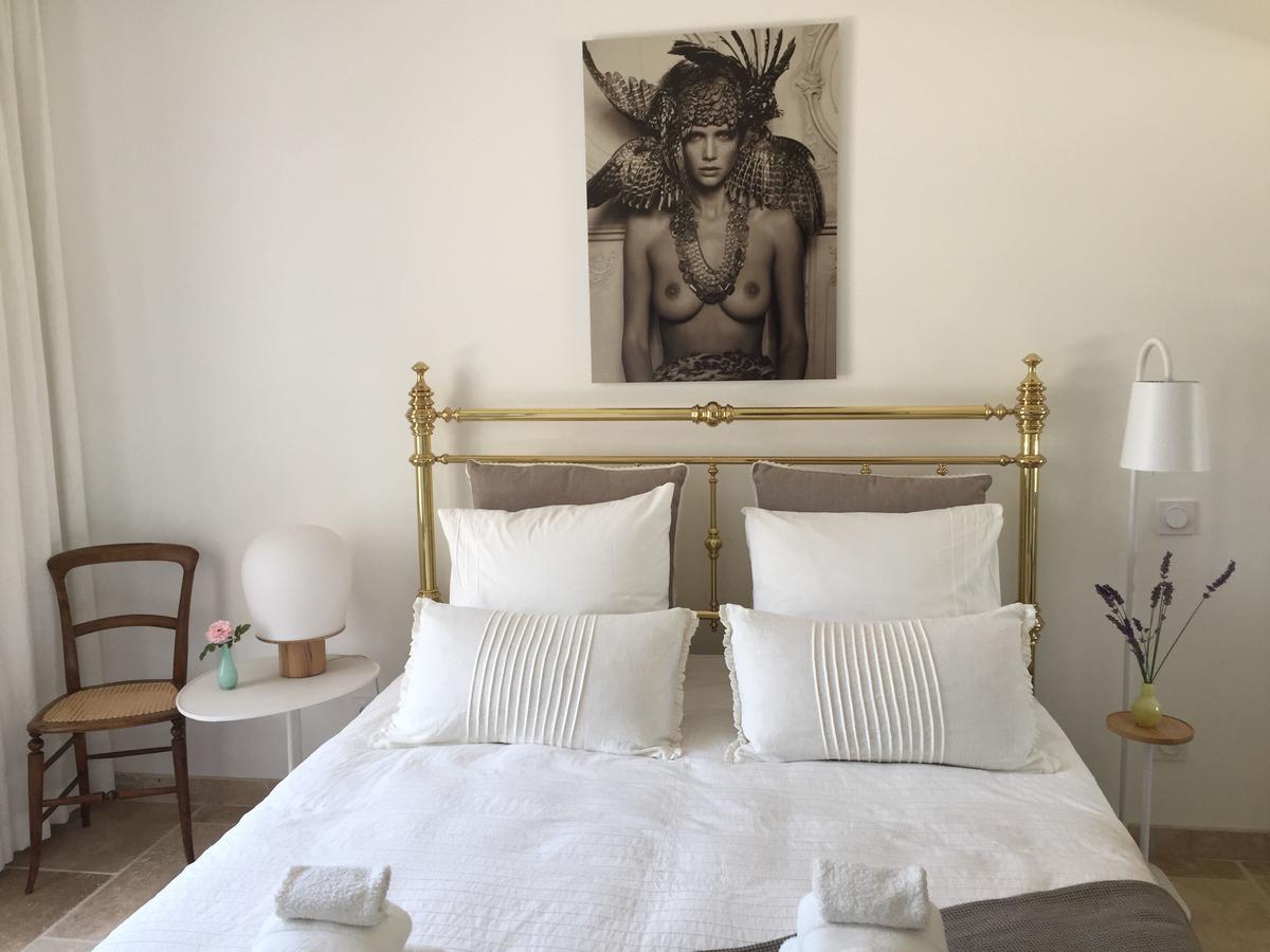 Le Mas Des Lauriers Bed and Breakfast Paradou Esterno foto